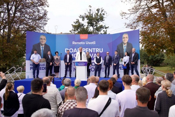 Cine sunt echipa de consilieri a lui Renato Usatîi. I-a prezentat în timpul evenimentului de lansare în campania electorală